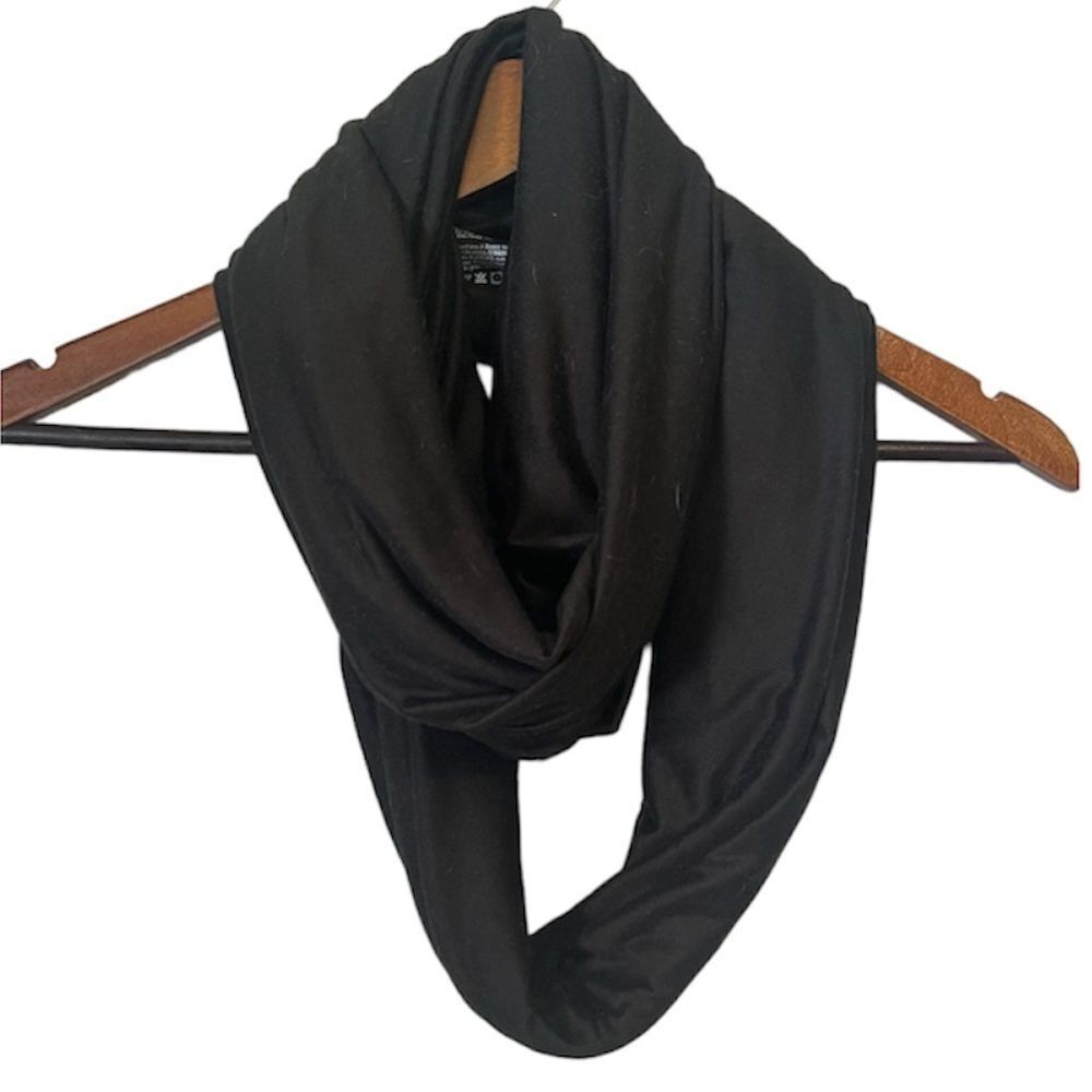 Beyond Yoga Black Infinity Scarf with Hidden Zipper Pocket